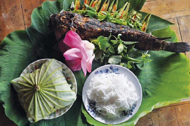 Cá lóc nướng trui.