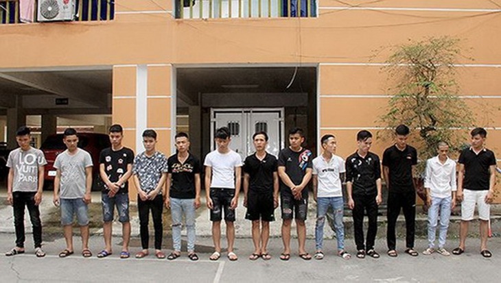 Băng nhóm hack 500 tài khoản facebook, lừa đảo tiền tỷ bị công an TP. Vinh triệt phá.