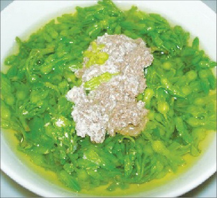 Hoa thiên lý nấu cua.