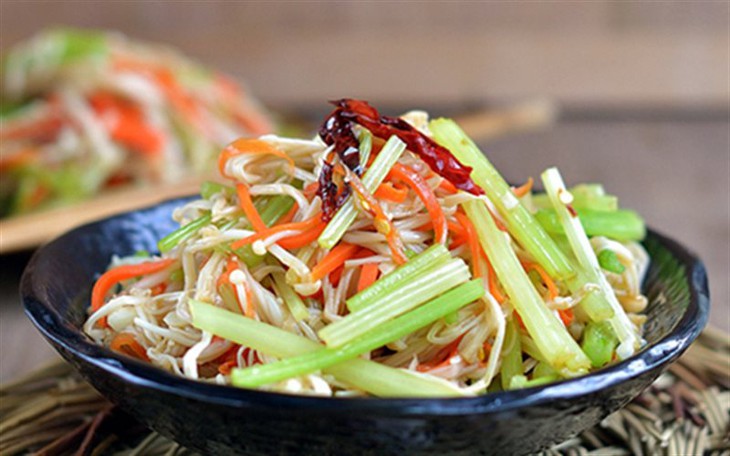 Món sa lát nấm kim châm bổ dưỡng.