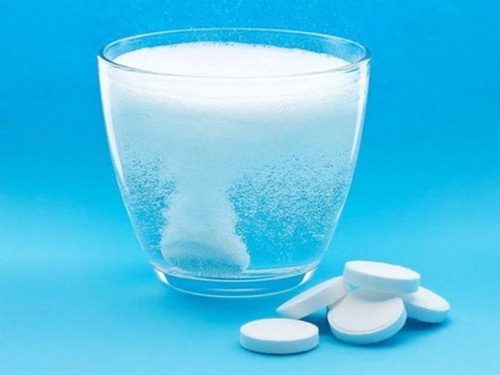 Cần pha viên sủi tan hoàn toàn trong nước rồi mới uống.