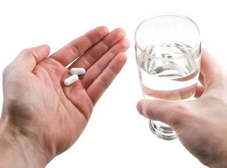 Dùng nước đun sôi để nguội uống thuốc là tốt nhất.