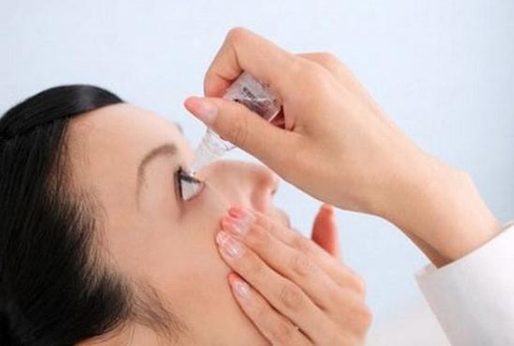Không tự ý mua thuốc nhỏ mắt chứa corticoid về dùng.