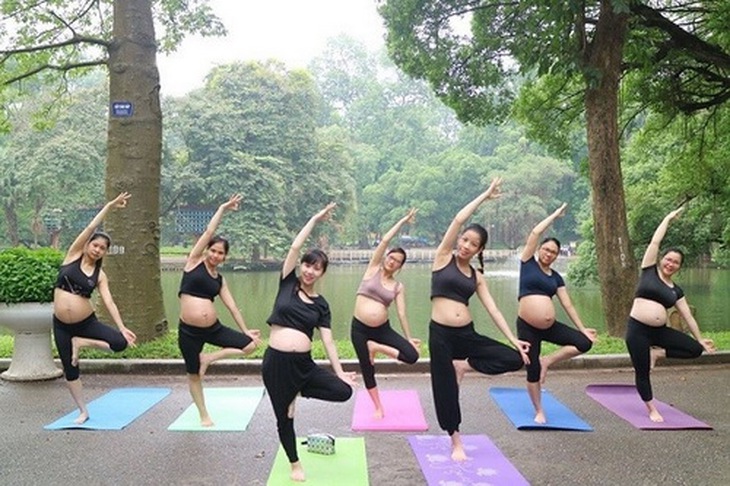 Các bài tập nhịp điệu acrobic phù hợp với phụ nữ mang thai.