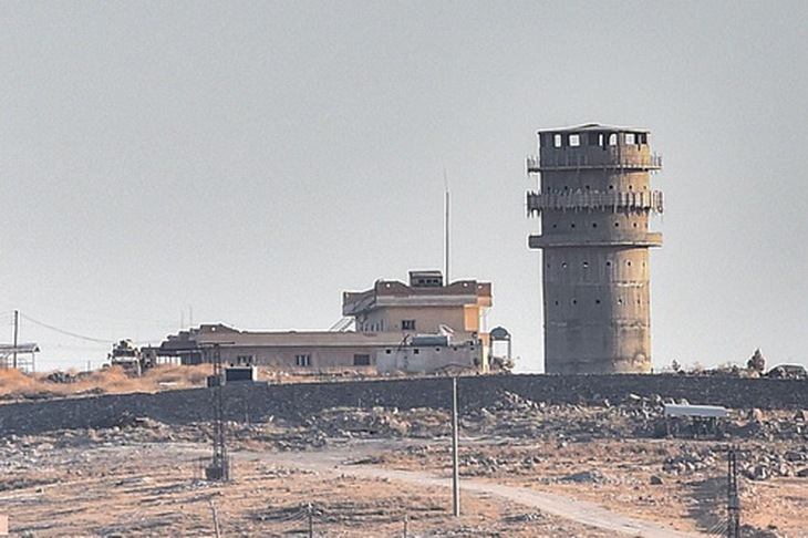 Quang cảnh hoang tàn ở vùng biên giới Thổ Nhĩ Kỳ - Syria sau các cuộc tấn công trực diện của Ankara.