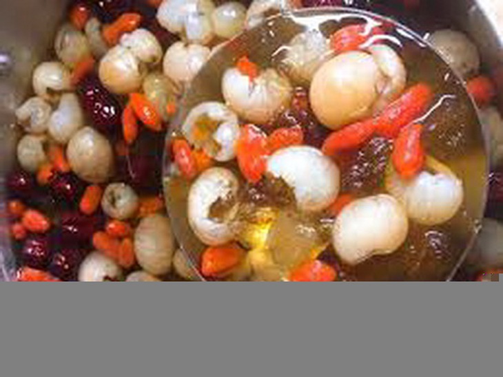 Canh long nhãn yến sào kỷ tử tốt cho người hồi hộp loạn nhịp tim, mất ngủ, mồ hôi trộm, ho khan, ít đờm, đờm lẫn huyết...