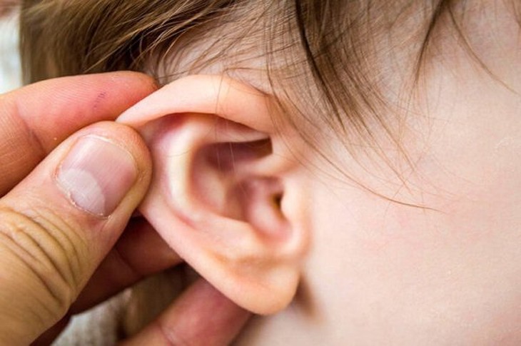 Trẻ viêm tai giữa, coi chừng suy giảm thính lực