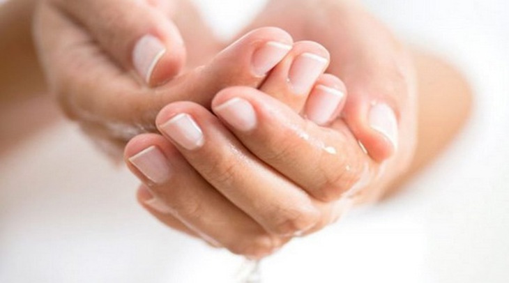 Khi có biểu hiện tăng tiết mô hôi, cần tới cơ sở y tế để được khám và điều trị.
