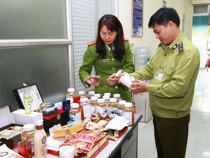 Cơ quan chức năng kiểm tra TPCN.