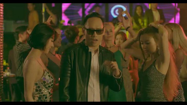 Cảnh trong MV Mời ngay lên phường của ca sĩ Duy Mạnh vừa phát hành.