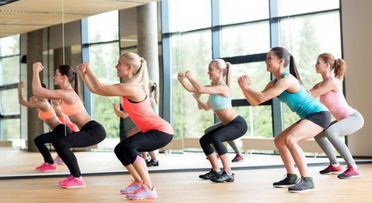 Aerobic và yoga là cách tập luyện phù hợp trong mùa đông