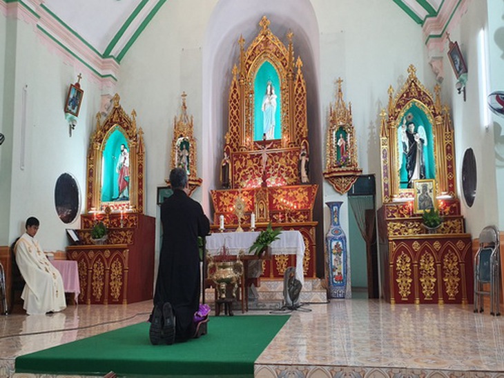 Các Thánh lễ được tổ chức đơn giản trong mùa dịch. Ảnh: Linh mục - Giuse Hoàng Trọng Hữu