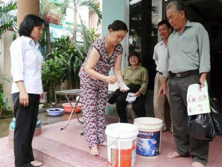 Người dân cần biết cách sử dụng thuốc sát khuẩn phòng tránh ngộ độc.