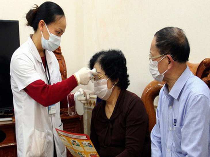 Hướng dẫn người cao tuổi phòng ngừa bệnh COVID-19 (ảnh minh họa).