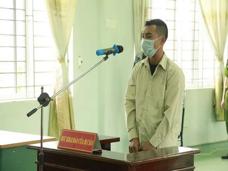 Đào Xuân Anh - Người đầu tiên bị phạt tù vì hành hung cán bộ tại chốt kiểm dịch COVID-19.