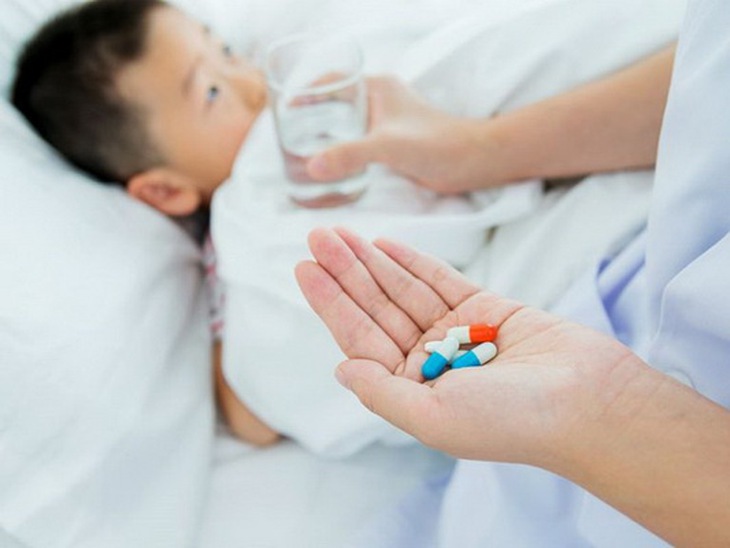 Không tự ý dùng thuốc trị táo bón cho trẻ khi chưa có chỉ định.
