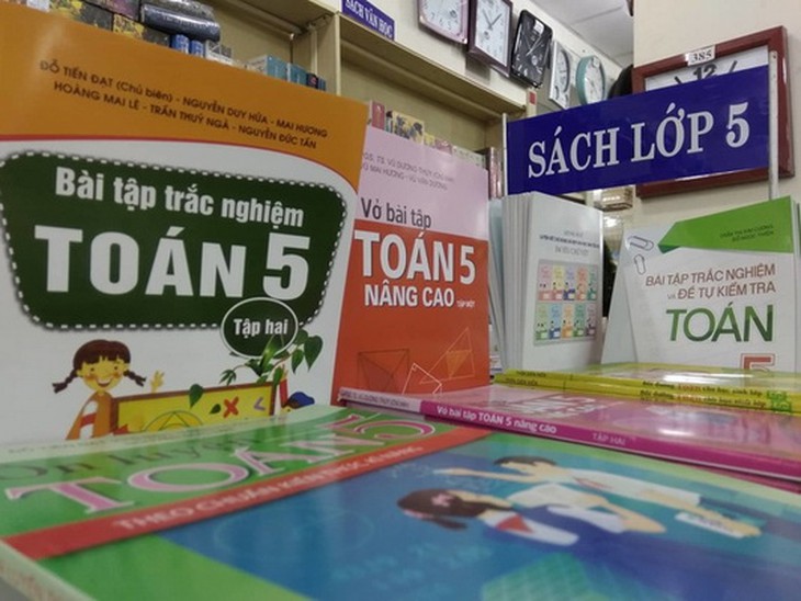 Cần có cơ chế định giá SGK phù hợp với thu nhập của người dân.