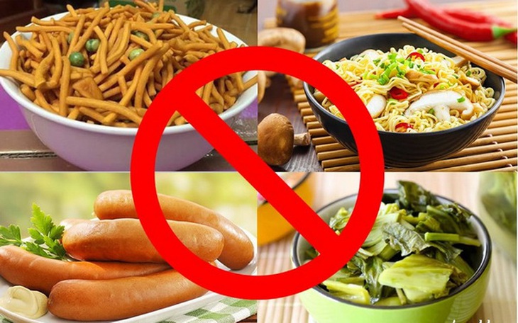 Hạn chế thực phẩm nhiều muối.