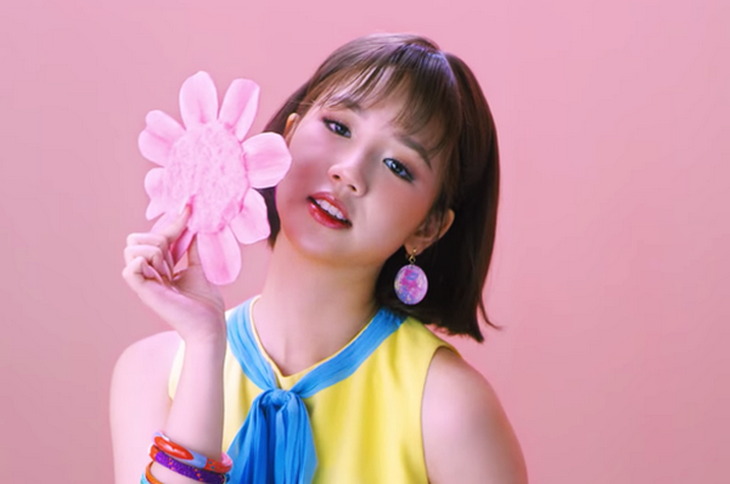 Amee trong album vừa ra mắt công chúng.