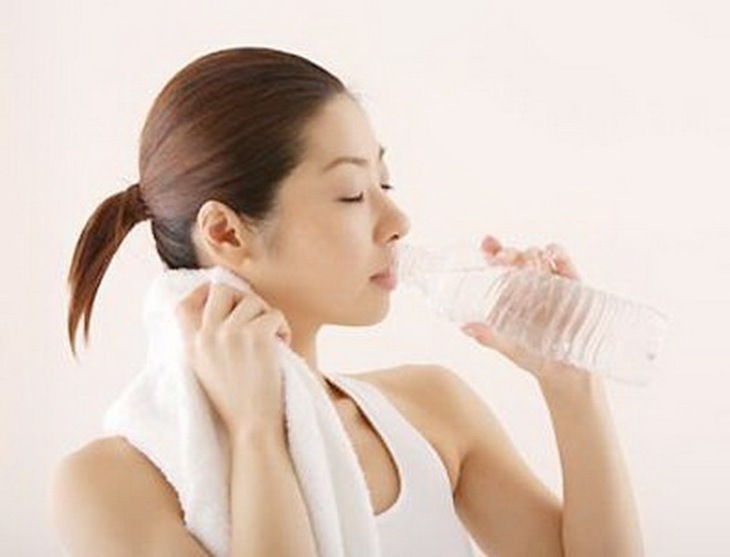 Bổ sung nước uống trước, trong và sau khi tập luyện theo khuyến cáo.