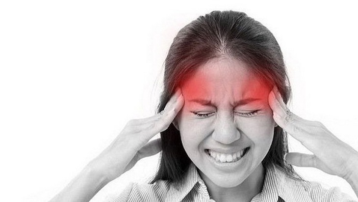 Đau đầu do căng thẳng gây nhiều khó chịu.