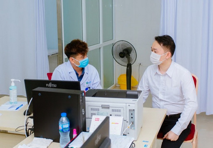 Dùng thuốc cần sự tư vấn của bác sĩ chuyên khoa. (ảnh minh họa)