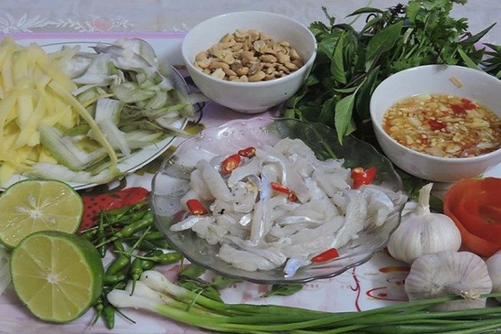 Phát hiện 2 lượt dương tính với giun đầu gai ở Khánh Hòa, bác sĩ cảnh báo nguy cơ từ món ăn khoái khẩu- Ảnh 2.