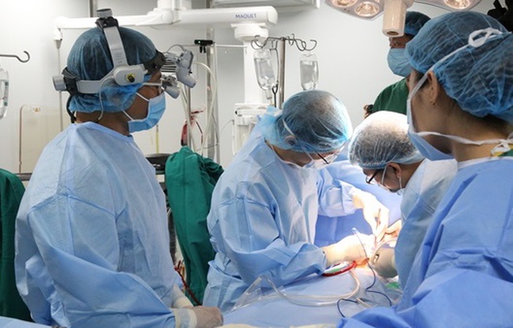 E kip phẫu thuật tim cho bệnh nhi 55 tháng tuổi của BVĐK tỉnh Phú Thọ với sự hỗ trợ qua Telehealth với BV Tim Hà Nội.