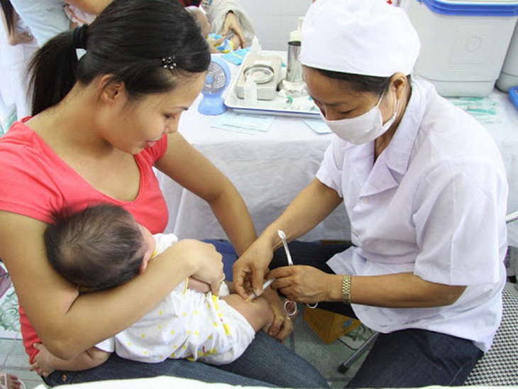 Tiêm chủng cho trẻ đầy đủ và đúng lịch giúp phòng bệnh hiệu quả.