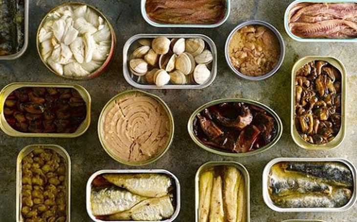 Người bệnh ung thư tuyến giáp cần tránh sử dụng các loại thực phẩm chứa hàm lượng iốt cao như thực phẩm chế biến sẵn, hải sản...