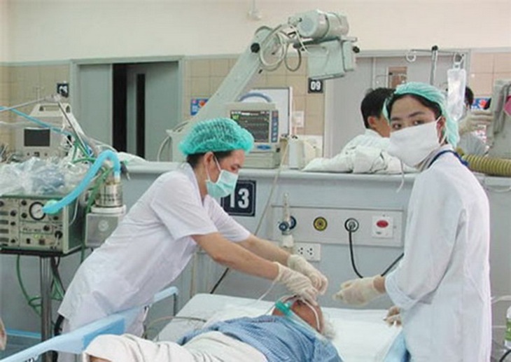 Cấp cứu bệnh nhân sốc phản vệ.