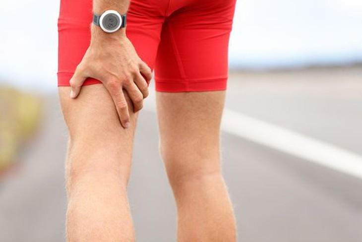 Cảm giác tê hoặc ngứa các đầu chi