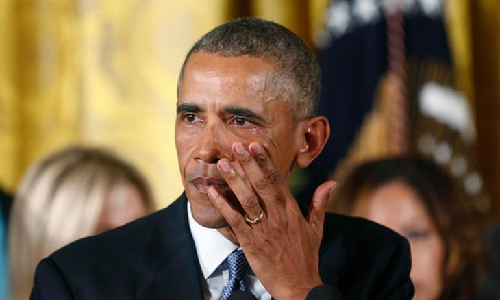 Cựu Tổng thống Obama hơn 1 lần rơi nước mắt khi nói về các nạn nhân của súng đạn