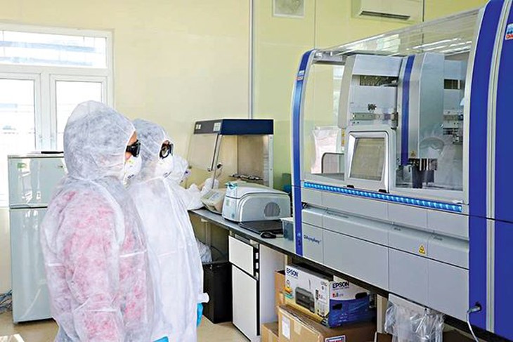 Chiến sĩ áo trắng không chùn bước trước diễn biến của dịch bệnh