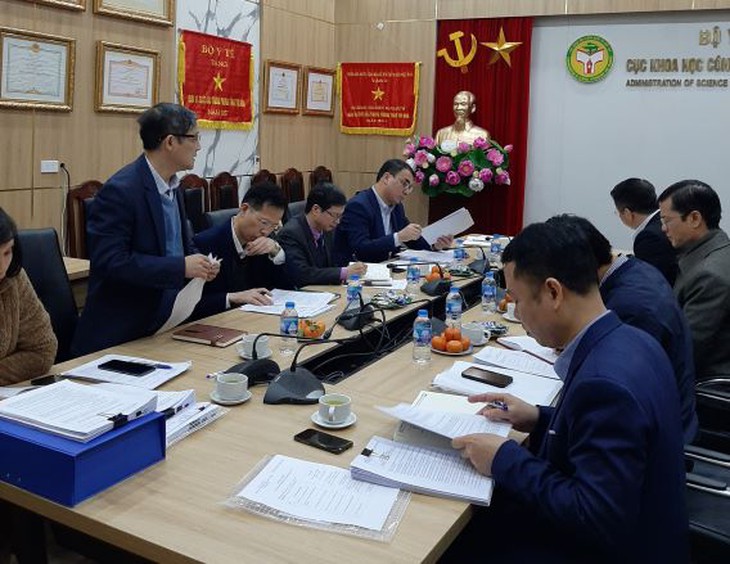 Ban Chấp hành Đảng bộ Cục KHCNĐT báo cáo kết quả triển khai thực hiện Nghị quyết Đại hội Đảng với Đoàn kiểm tra của Đảng ủy Bộ Y tế