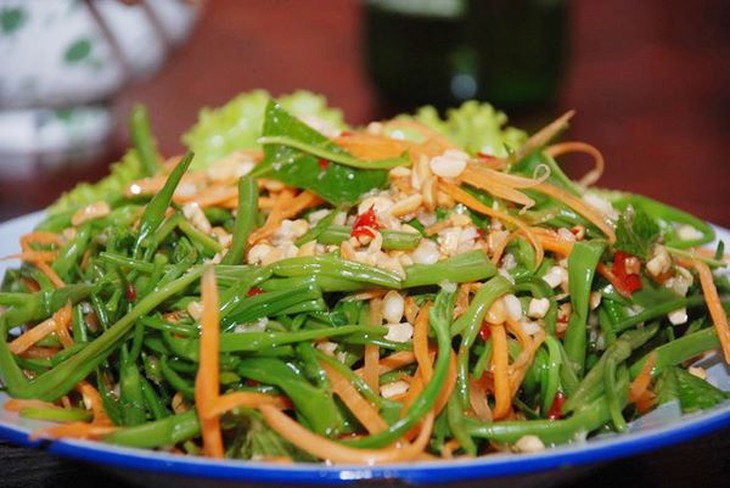 nộm rau muống