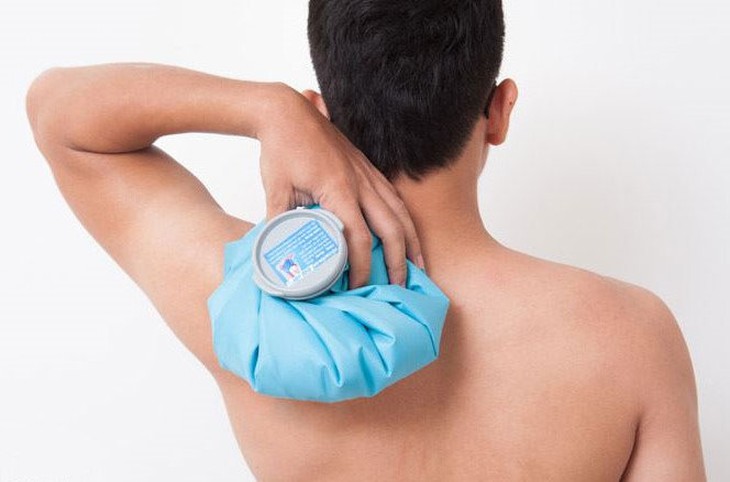 Cẩn thận kẻo rách gân cơ chóp xoay khớp vai!