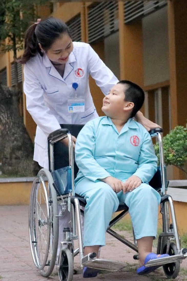 Nụ cười và sự ân cần luôn là việc mà các cán bộ y tế dành cho bệnh nhân