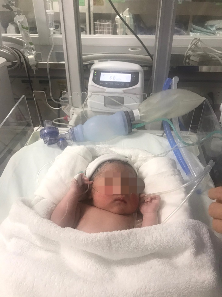 Kích hoạt báo động đỏ toàn viện cứu thai phụ bị tai nạn giao thông nghiêm trọng