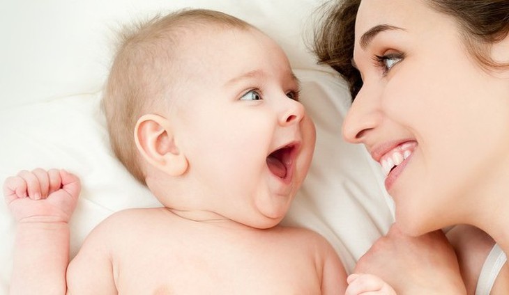 Xin đừng phán xét những người mẹ nuôi con nhỏ