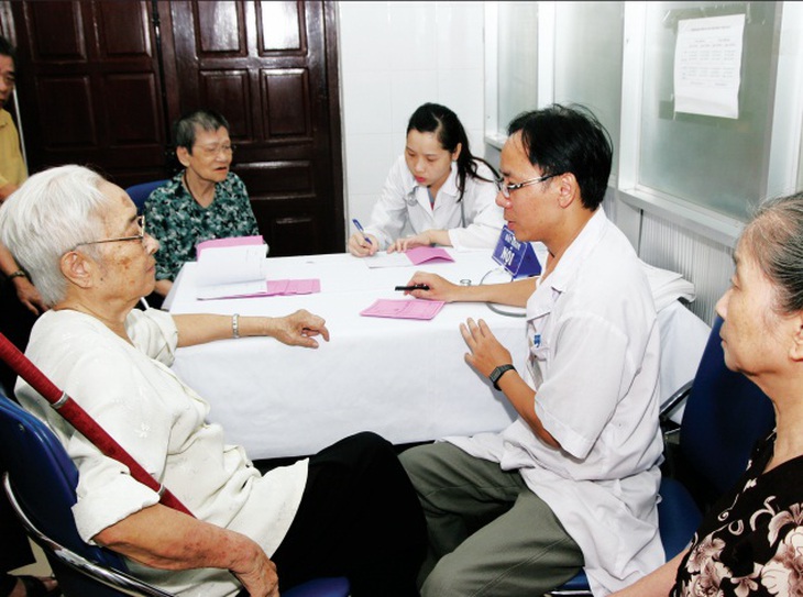 Người cao tuổi dễ bị phản ứng bất lợi do thuốc