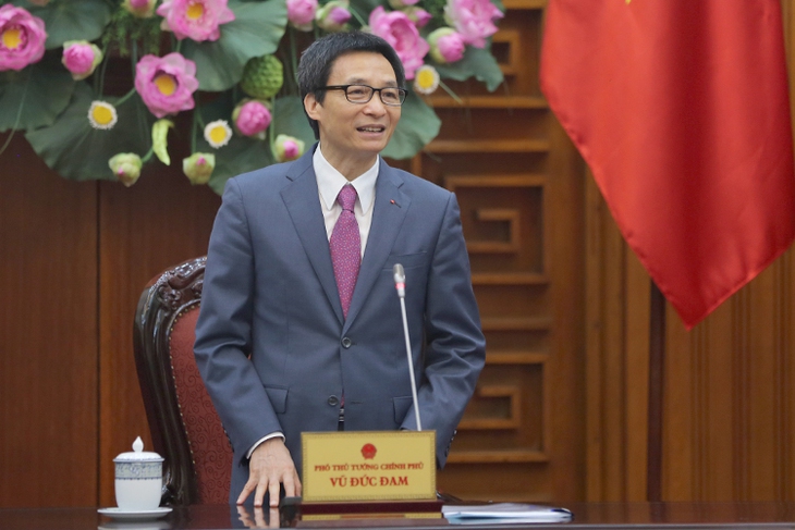 Phó Thủ tướng gặp mặt các thầy thuốc, chuyên gia y tế