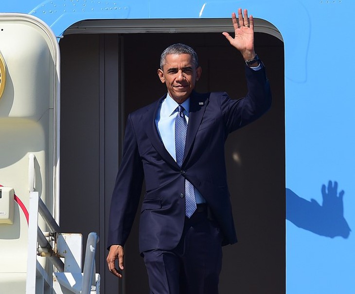 “Gu” thời trang của Obama sau rời Nhà Trắng vẫn điên đảo giới truyền thông