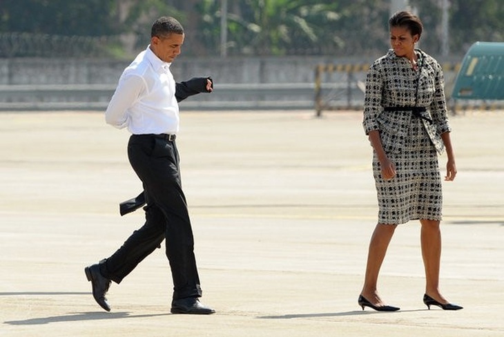 “Gu” thời trang của Obama sau rời Nhà Trắng vẫn điên đảo giới truyền thông