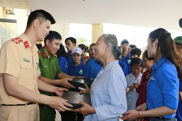 Phát động ủng hộ quỹ tình thương vì bệnh nhân nghèo