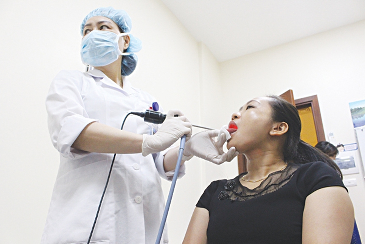 Cách dùng chế phẩm xịt thơm miệng