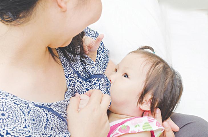 Trẻ nên ăn gì khi mẹ thiếu  sữa?