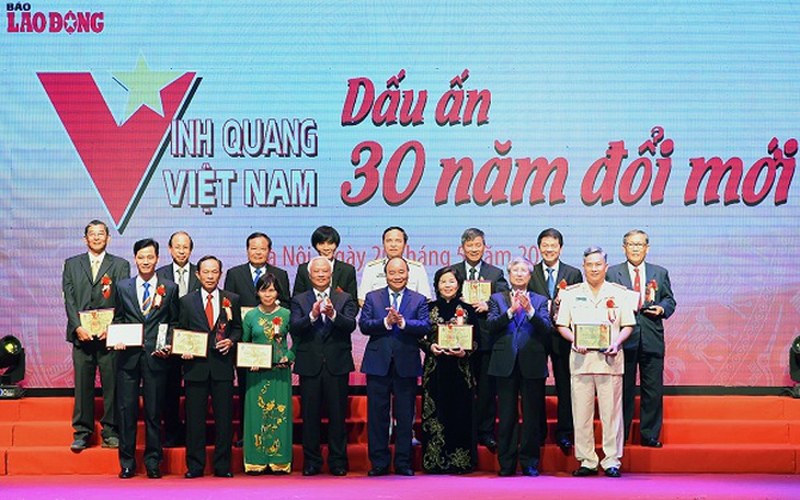 Vinh quang Việt Nam - Dấu ấn 30 năm đổi mới