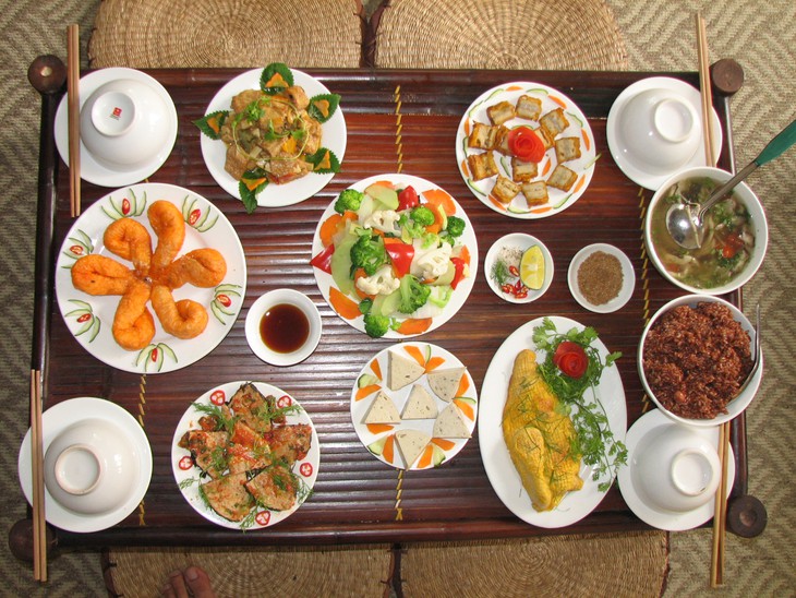 Ăn vào muốn ói - Trị thế nào?