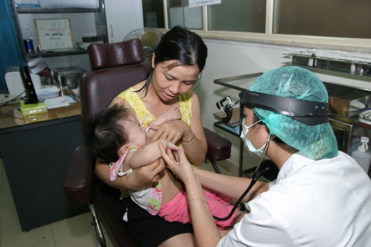 Thận trọng khi dùng thuốc cảm cho trẻ dưới 6 tuổi